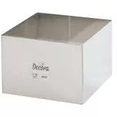 Ezüstös bevonatú, 18x18x6 cm-es szelemeként téglalap alakú tortakör.