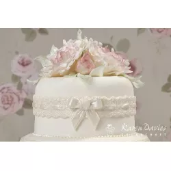 Szi­l­ikon forma csipkével díszítve SB03090