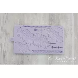Selyemtollból készült tollas forma