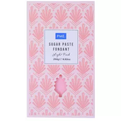 Csak a látható szöveg kerül lefordításra és a többi elem megmarad. 
Potahovací hmota světle řůžová 250g

=>
Bevonó massza világos rózsaszín 250 g