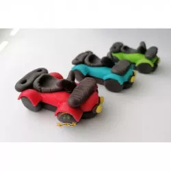 tortadísz 4x4x3 cm piros kókuszgombócból készült figurka tortához