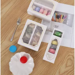 Fehér makaronos doboz arany kerettel, 15,5 × 12,5 × 5,2 cm (10 darabhoz)