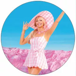 Elvileg ehető papír Barbie, amely 19,5 cmes.