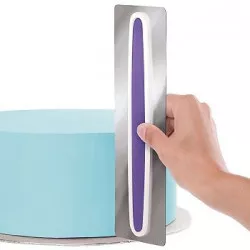 Sütő- és tortaoldalak spatualásához alkalmas spatula