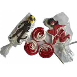 Cukorfigurás tortadísz díszlefekvéshez: Varázslatos türelemes lepke és fekete macska