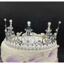 Étkes dekoráció fém korona ezüstszínű fehér gyöngyökkel