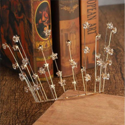 Étel nélküli dísz ezüstkorona aranyból csillagokkal