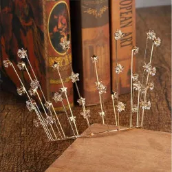 Étel nélküli dísz ezüstkorona aranyból csillagokkal