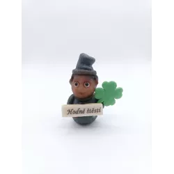 Marcipános kéményseprő „Sok szerencsét” négylevelű lóherével, 5 cm, 19 g