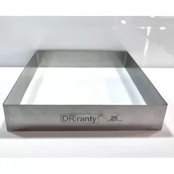 Szoros, tökéletes négyzet alakja 25x25 cm (magasság 12 cm)